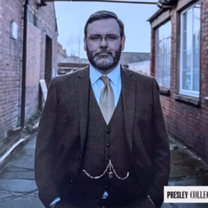 Roger Llewellyn Autograph