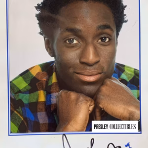 Ayo Akinwolere Autograph