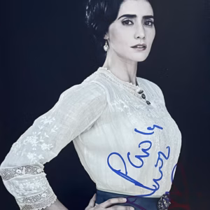 Paola Núñez Autograph