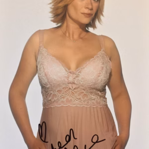 Hannah Waterman Autograph