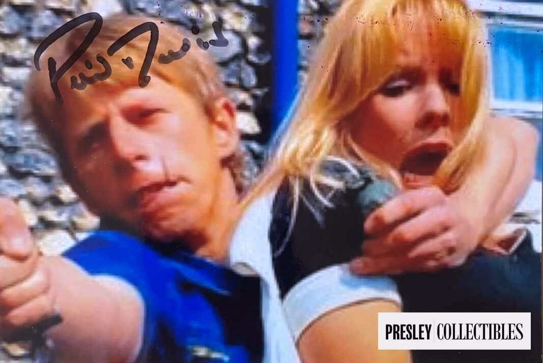 Phil Davis Autograph