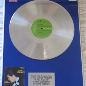 Elvis Presley C'mon Everybody Platinum. Elvis Presley C’mon Everybody platinum record presentation in very good condition – authentic music award presentation with worldwide shipping and market leading 90-day money back guarantee.