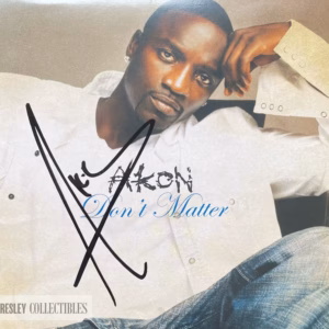Akon Autograph