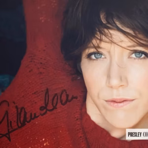 Sara Giraudeau Autograph