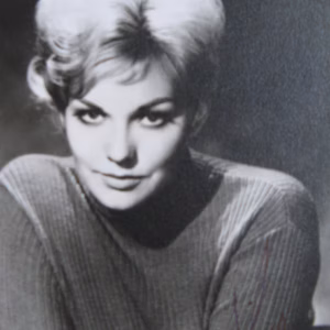 Kim Novak: "Hand Signed Promo Photo"