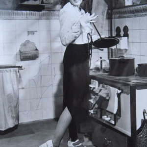 Liza Minnelli: Hand Signed 10x8 Black and White Promo Photo