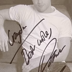 Dermot O'Leary Autograph. ertified black and white promo photo with Certificate of Authenticity and guarantee. Presley Collectibles, secure delivery included.