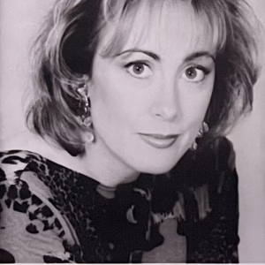 Paula Wilcox Autograph