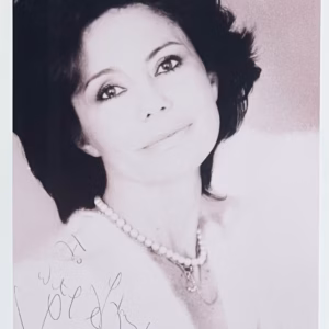 Giorgia Moll Autograph