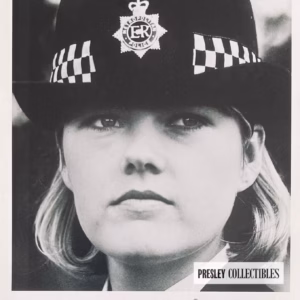 Lisa Geoghan Autograph