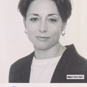 Lesley Nightingale Autograph