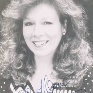 Gilly Coman Autograph