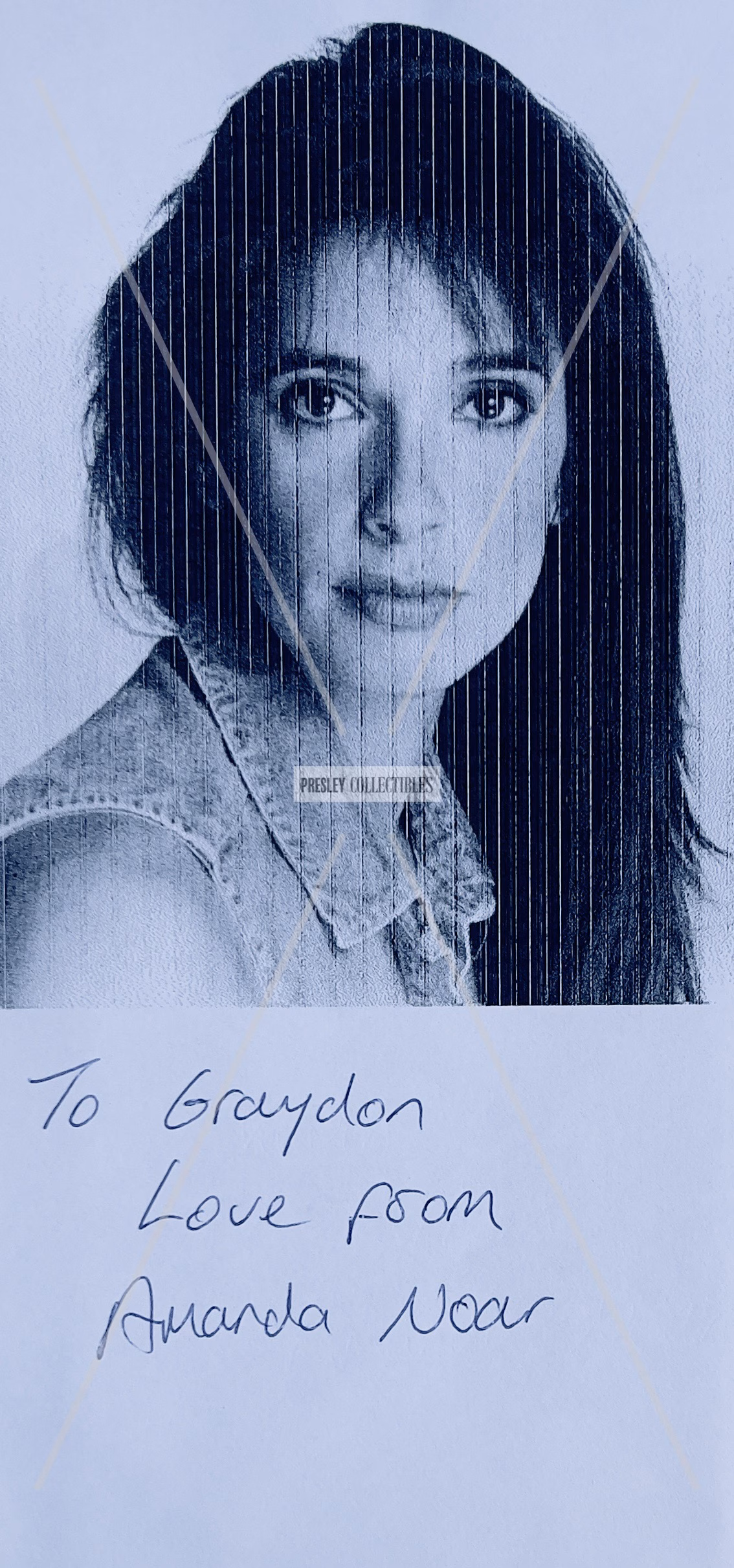 Amanda Noar Autograph