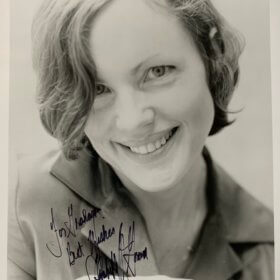 Elizabeth McGovern Autograph