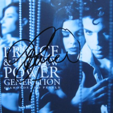 Prince has hand signed this CD on the front cover